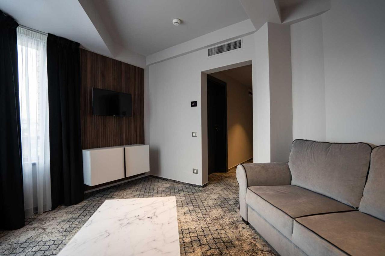 Cristal Hotel 3*